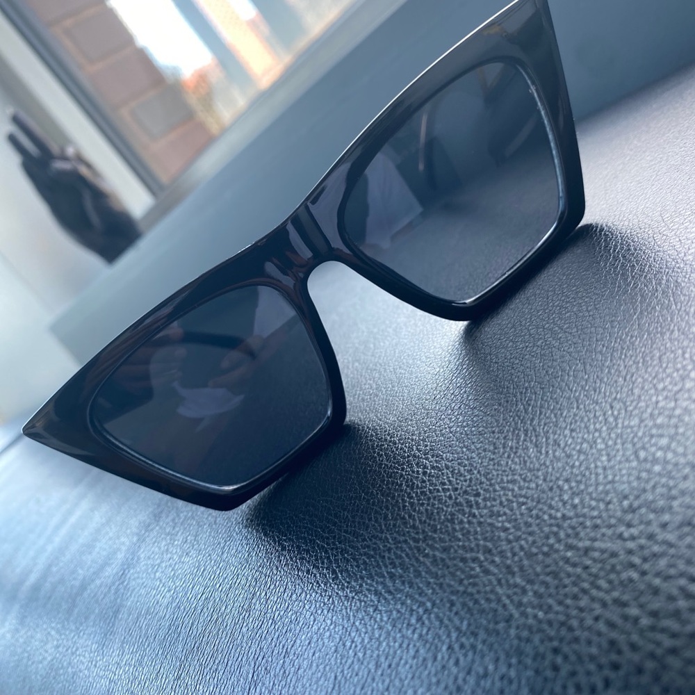 Brand New Black Stylish sunglasses